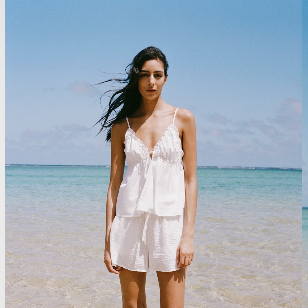 Aritzia White shorts - new with tags